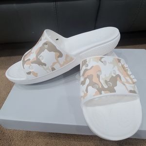 Brand New CLASSIC CROCS PRINTED CAMO SLIDE